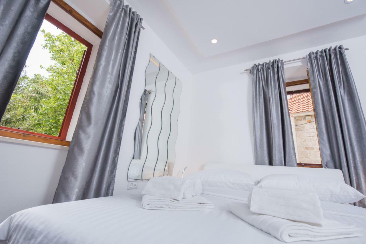 Studio Apartment Lena Kaštela Eksteriør billede